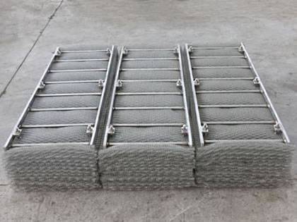 Wire mesh demister that made of efficient wire mesh.