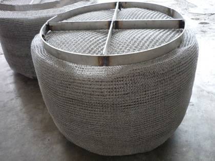 Circle shape demister pad made of high-penetration type wire mesh.